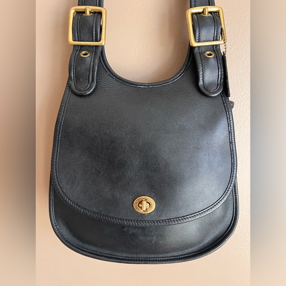 Vintage 1996 Coach Crescent Berkeley Saddlebag with Brass Hardware - Picture 5 of 16